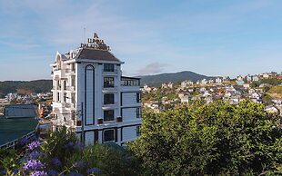 Lumina Dalat Premium hotel