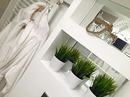 Metropole Apartments Romana Square