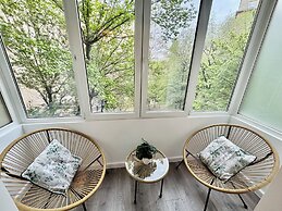 Metropole Apartments Romana Square