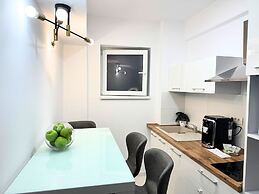 Metropole Apartments Romana Square