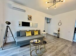 Metropole Apartments Romana Square