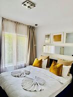 Metropole Apartments Romana Square