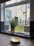 Golden Triangle Townhouse