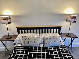 Golden Triangle Townhouse