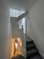 Golden Triangle Townhouse