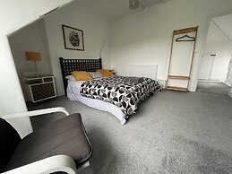 Golden Triangle Townhouse