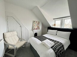 Golden Triangle Townhouse