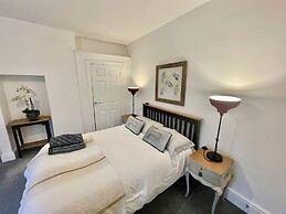 Golden Triangle Townhouse