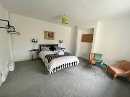 Golden Triangle Townhouse