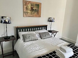 Golden Triangle Townhouse