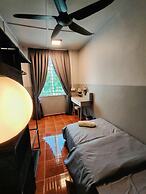 Comfy Tok Sira Home Kuantan 5 BR