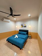 Comfy Tok Sira Home Kuantan 5 BR
