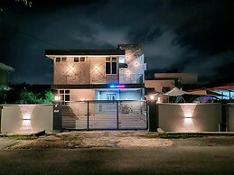 Comfy Tok Sira Home Kuantan 5 BR