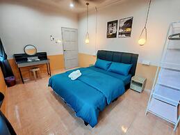 Comfy Tok Sira Home Kuantan 5 BR
