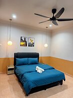 Comfy Tok Sira Home Kuantan 5 BR