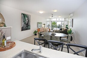 Luxury Cairns Stay with Pool and BBQ