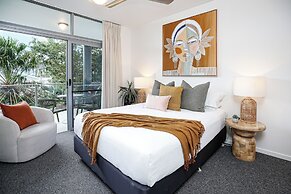 Luxury Cairns Stay with Pool and BBQ