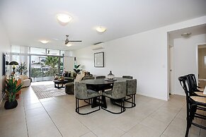 Luxury Cairns Stay with Pool and BBQ