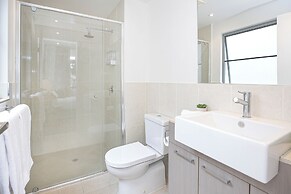 Luxury Cairns Stay with Pool and BBQ