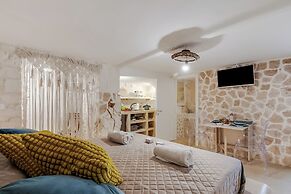 Maison 43 Ostuni With Indoor Pool