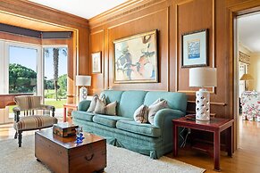 Fairview Villa by Cadenzalux