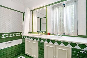 Fairview Villa by Cadenzalux