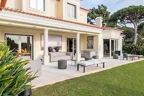 Fairview Villa by Cadenzalux