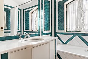 Fairview Villa by Cadenzalux