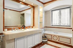 Fairview Villa by Cadenzalux