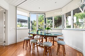 Fairview Villa by Cadenzalux