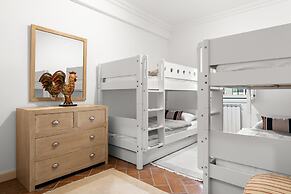 Fairview Villa by Cadenzalux