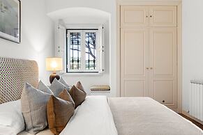 Fairview Villa by Cadenzalux