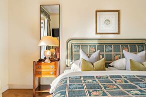 Fairview Villa by Cadenzalux