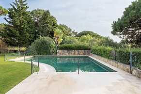 Fairview Villa by Cadenzalux