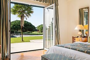 Fairview Villa by Cadenzalux