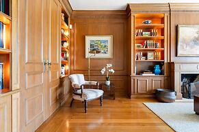 Fairview Villa by Cadenzalux