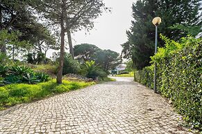 Fairview Villa by Cadenzalux