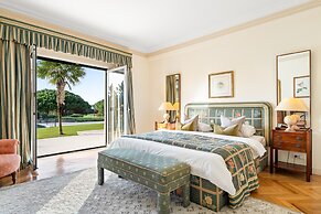 Fairview Villa by Cadenzalux