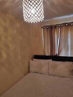 Family-friendly 3BR - Parking, London Access