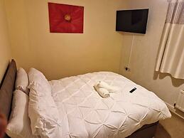 Family-friendly 3BR - Parking, London Access