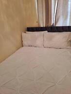 Family-friendly 3BR - Parking, London Access