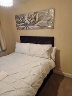 Family-friendly 3BR - Parking, London Access