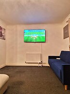 Family-friendly 3BR - Parking, London Access