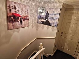 Family-friendly 3BR - Parking, London Access