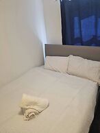 Gillingham 4-bed Stay - Wifi, Parking, Ldn Access