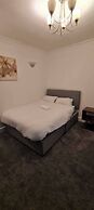 Gillingham 4-bed Stay - Wifi, Parking, Ldn Access