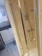 Gillingham 4-bed Stay - Wifi, Parking, Ldn Access