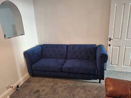 Gillingham 4-bed Stay - Wifi, Parking, Ldn Access