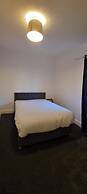 Gillingham 4-bed Stay - Wifi, Parking, Ldn Access