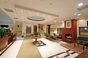 Agriani Hotel